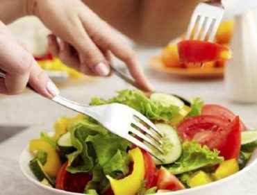 Sẽ ra sao nếu bạn ăn quá nhiều vào bữa tối?_5ee4460b842a6.jpeg