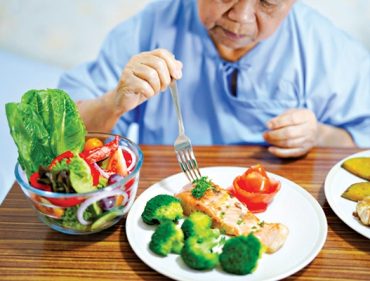 Thực dưỡng cho người mắc bệnh lý nền_5efff554ce8c3.jpeg
