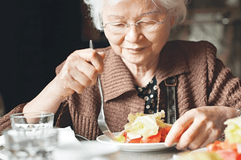 Dinh dưỡng ngày càng quan trọng với sức khỏe người cao tuổi_5f2a255c1f32a.png