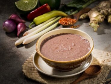 mắm ruốc huế nấu bún bò